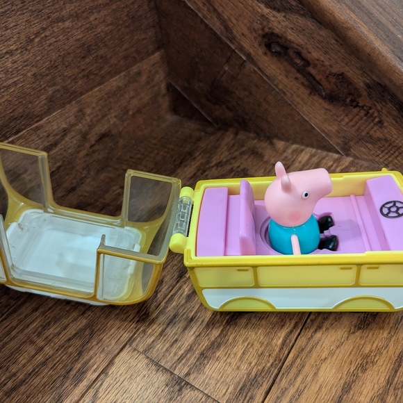 Pig Peppa's Adventures Little Campervan 8", Includes 3-inch Peppa Pig Figure EUC - Picture 7 of 9